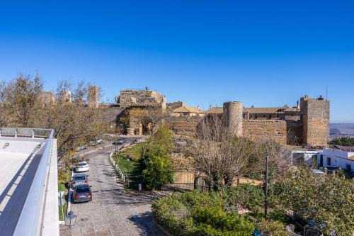 Casa Xanadu Carmona - Stylish villa with rooftop terrace and stunning views of Parador