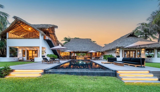 Casa Zee Beachfront Villa Puerto Escondido