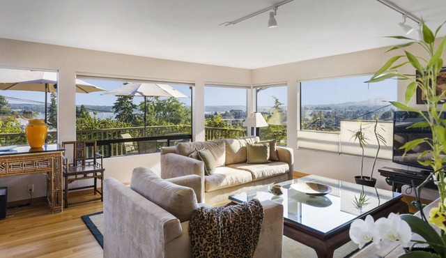 CASA ZEN - DT MANETTE - WATER VIEWS - CLOSE TO FERRY & NAVAL BASE