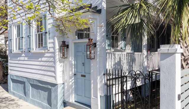 Casa Zoë | Cabana House – Bold Design, Prime Location