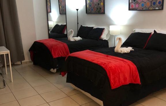 Casablanca on the beach, Oceanfront Studio Miami Beach