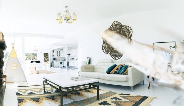 Casablanca: Villa de Diseño en La Cabrera, Madrid