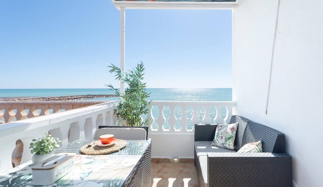 'casAcamer Norte' a house above the sea