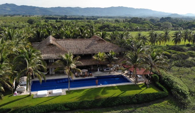 .casaemelina-puertoescondido.contact us for a deal !n25m Pool, huge property