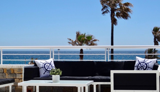 CASARES DEL MAR. Superb first line apartment.Large terrace sea view