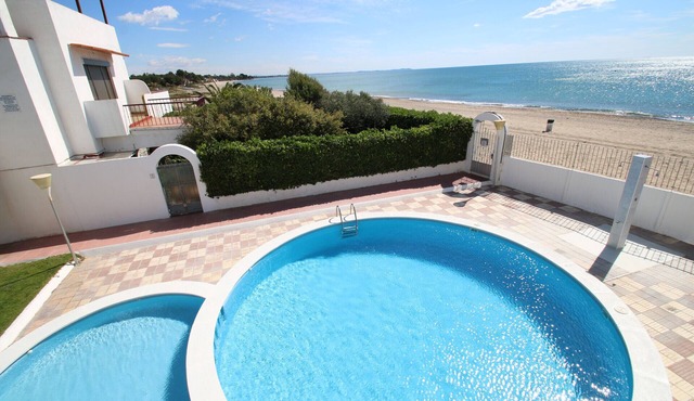 Casas Blancas 22, Parc Mont-roig