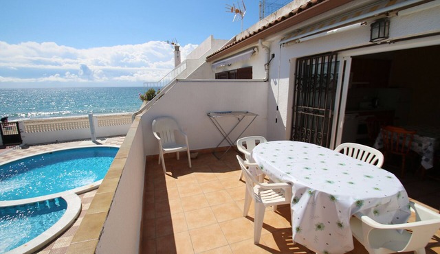Casas Blancas 35, Parc Mont-roig