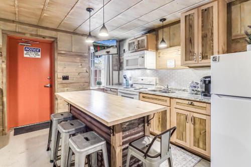 Casas Coastal Experience Cabin C