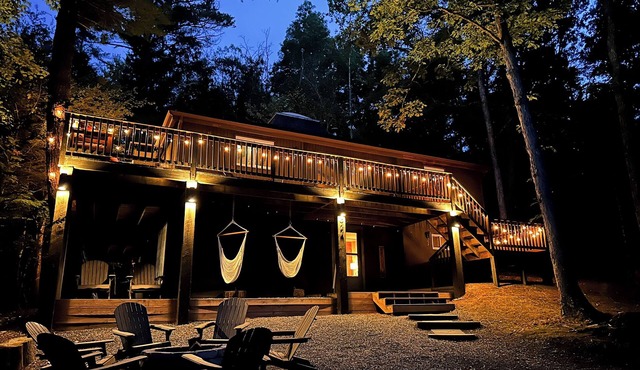 CasaSOL! Unique, Trendy & Stylish Cabana w/Fireplace, Skylight & Deck at Bryce