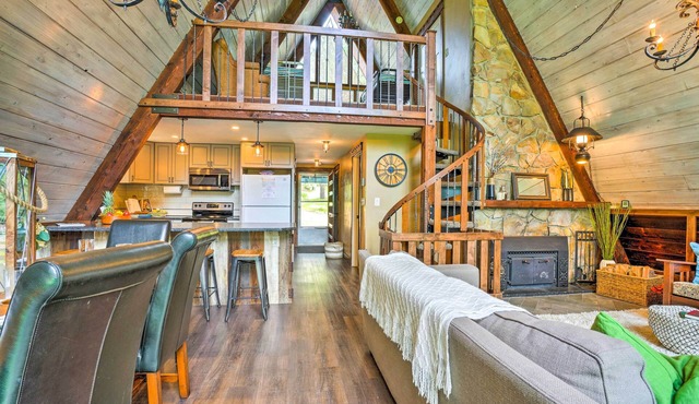 Cascade A-Frame Cabin w/Lake Views!