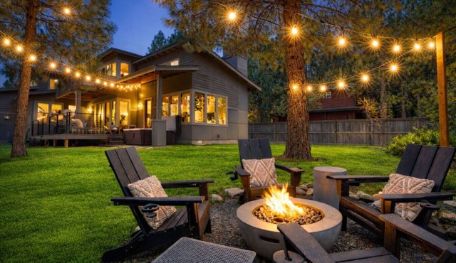 Cascade Crest-Family Friendly Home, Hot Tub, Private Yard