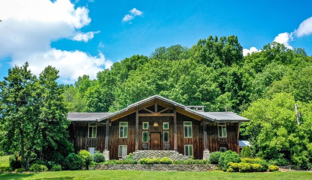 Cascade Hollow Lodge . great for family gatherings