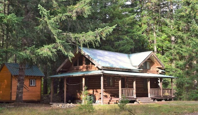 Cascade Log Cabin | Mt Rainier, WIFI, Log Cabin