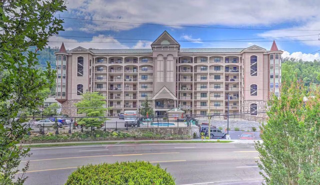 Cascading Creek/Gatehouse Condos/2BR/1st floor/no steps