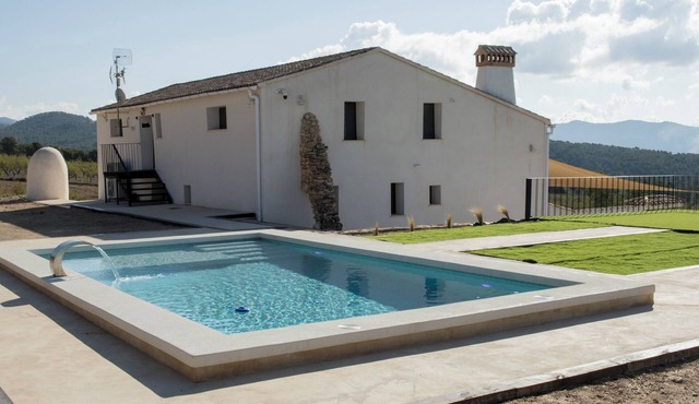 Caseta Blanca : Complete Rural House in the mountain of Onil in Alicante