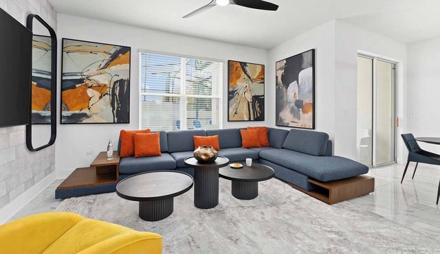 Casey's Casa | Cozy Villa Near Disney w/Huge LR/DR, Soccer BR, PVT Pool & Patio