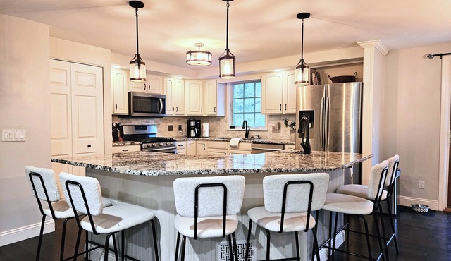 Casey's Place: Private Pool & Chef's Kitchen