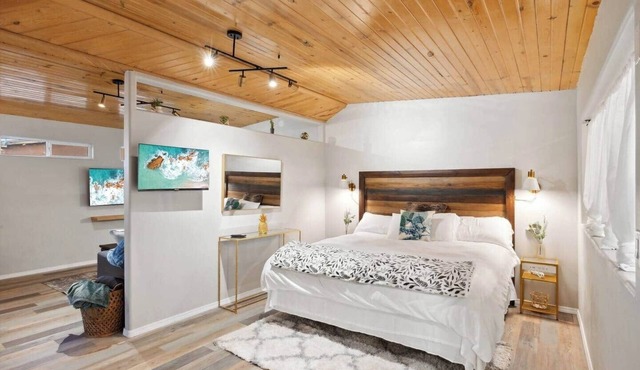 Casita-Abeja North Valley