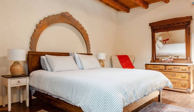 Casita Azul: historic and cozy Santa Fé adobe