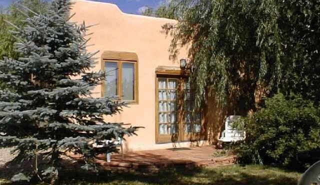 Casita Bella -clubhous pool tennis hot tub internet stream deck patio privacy