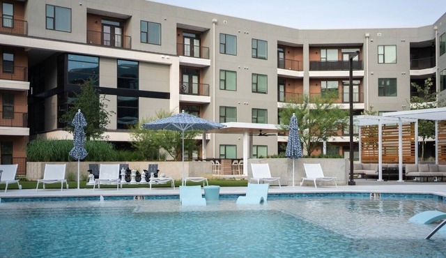 Casita Cactus | near Domain & Q2 | WiFi + Gym