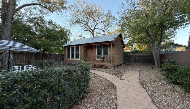 Casita close to downtown, riverwalk, and the Pearl