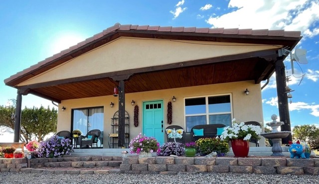 Casita del Sol - Exceptional One Bedroom Santa Fe Home on 2.5 Acres