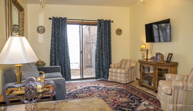 Casita Dulce: 1 Bedroom., 1 Bath, AC, Private Garden – Easy Walk to all Santa Fe