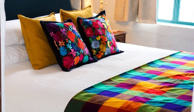 Casita Florecita - downtown at the historic Hacienda de Las Cruces