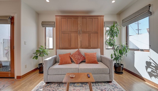 Casita Granada: Belmont Shore- steps to Second Street + 3 blocks to the beach