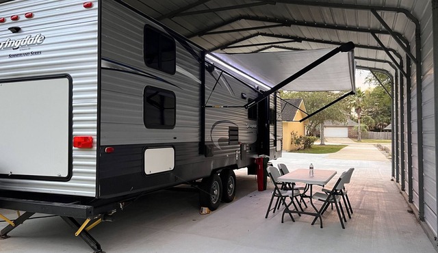 Casita! Great Location 4 mins from I-12 17 miles LSU Tiger Stadium