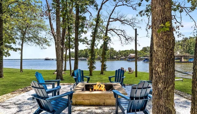 Casita on the Cove with Bunkhouse, Cinema Room and Hot Tub