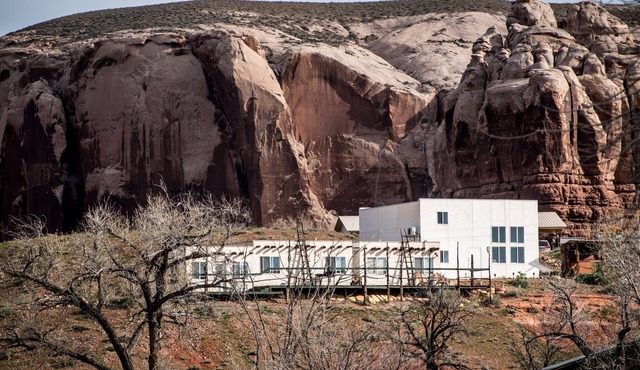 Casita on the Hill in Bluff- Sunrise Views!