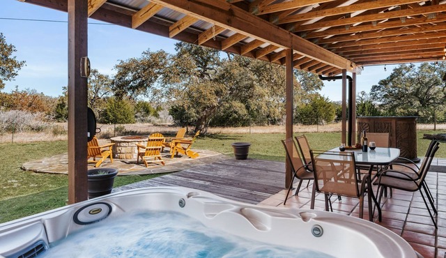 Casita Refugio- Hot Tub, Fire Pit, Views, King Bed.near wineries and breweries