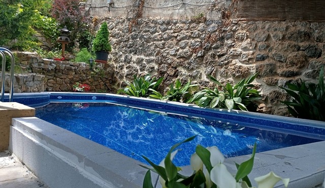 Casitapados house for two, between mountains in Sierra Mágina with private swimming pool