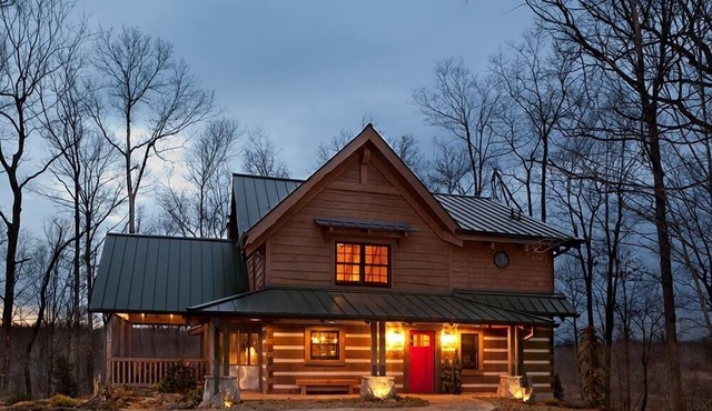 Caspian Cottage - Secluded log cabin on 150 acres