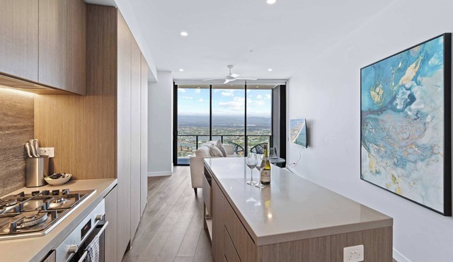 CASSA CASIN0 - City Views 1 Bed Apt in Broadbeach!