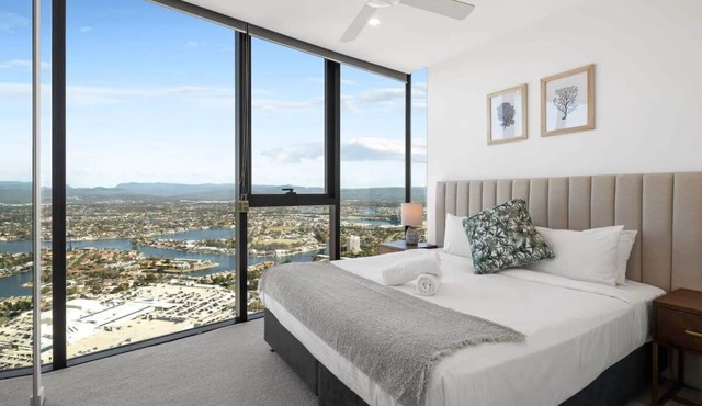 CASSA CASINO - Spectacular River & Hinterland Views 1 Bed Apt in Broadbeach