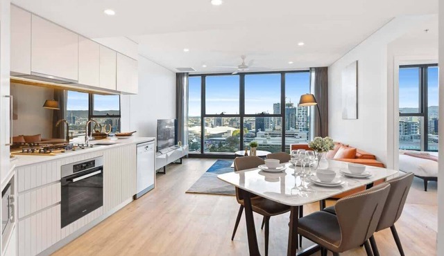 CASSA ONE - Luxurious Urban Living w/Riverview