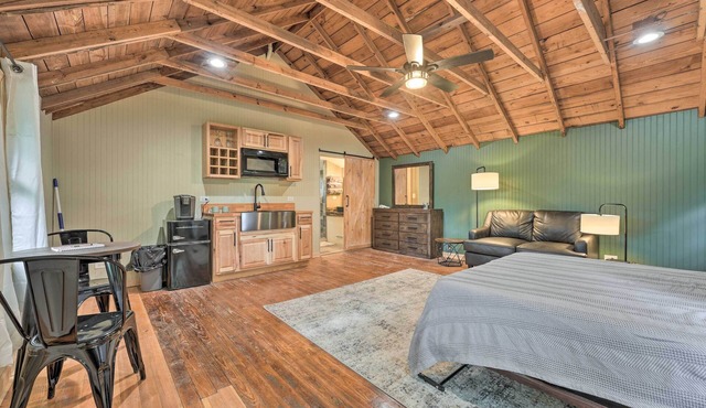 Cassopolis 'The Cabin' Retreat: Lake Access!