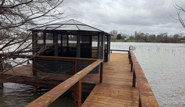 Castaway Cottage, a haven of peace and relaxation, awaits you.