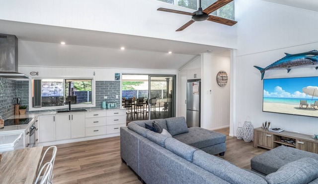 Castaway Cottage - Rainbow Beach