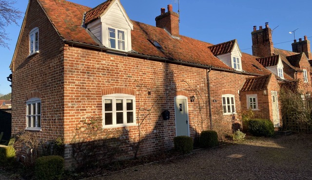 Castaway Cottage Itteringham - a picturesque cottage in an idyllic location