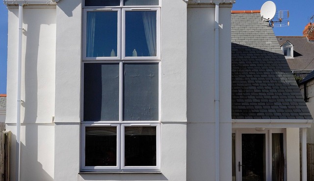 Castaway Cottage in Trevone with parking and very close to the Sandy Beach.