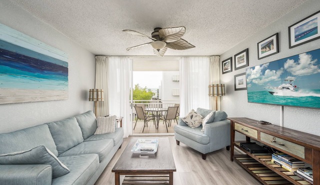 Castaway Cove: 2/2 Condo near the beach with shared pool and hot tub