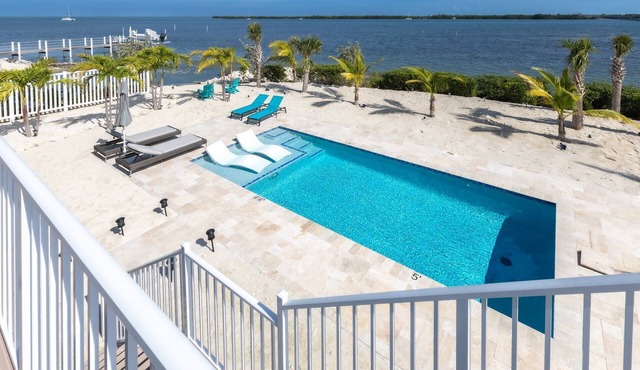 Castaway On The Keys: Experience Spectacular Open Water Living on Bogie Channel, Pool & Dockage!