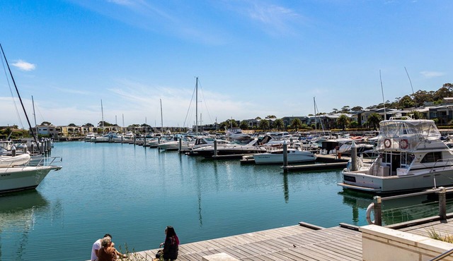 Castaway Villa | Luxe on the Marina Walk to Beach