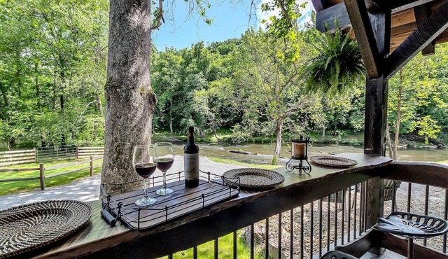 CastAway Waterfront Rustic Cabin Very Private With Outdoor Cabana