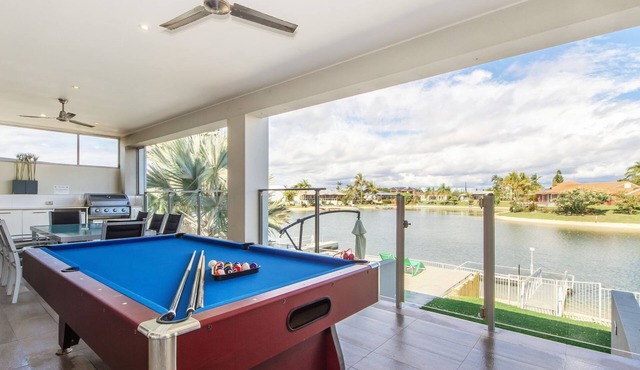 Castaways on the Gold Goast