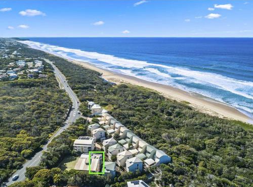 Castaways Penthouse Noosa, Beachfront Pool Tennis